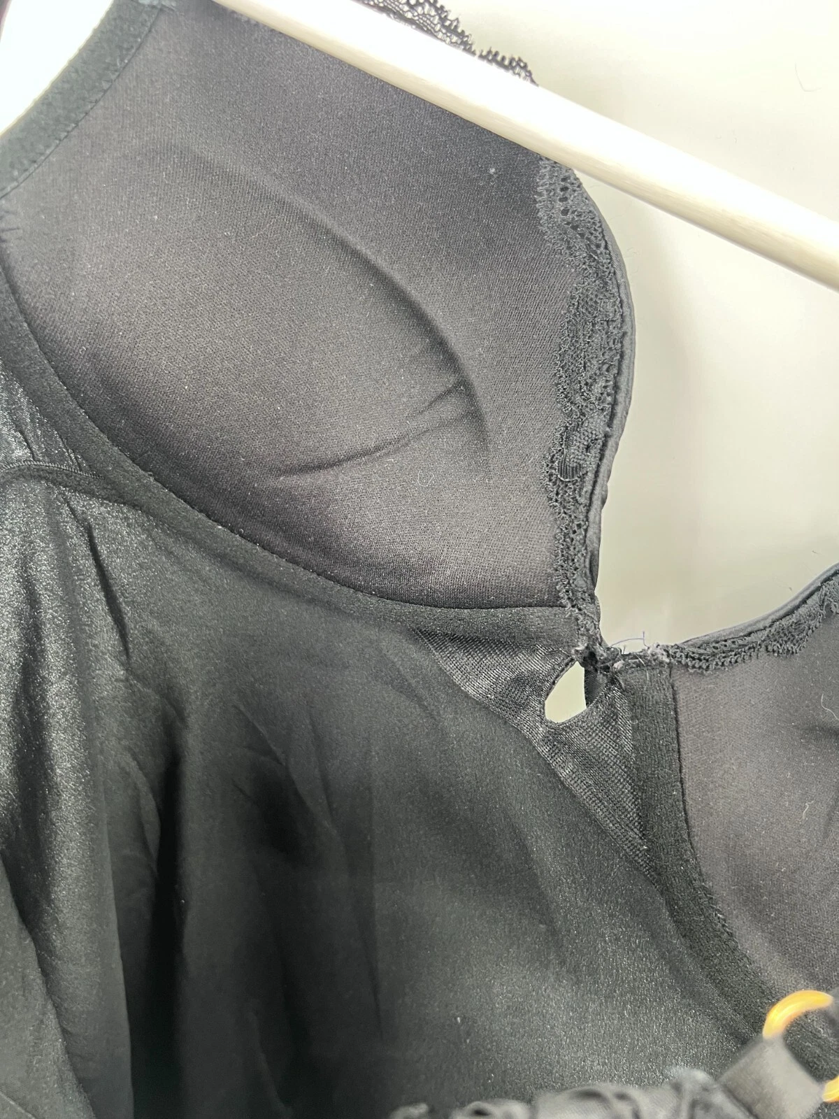UNDERCOVER Victoria's Secret Mini Abito Slip in Pizzo Nero con Reggiseno Integrato 34C