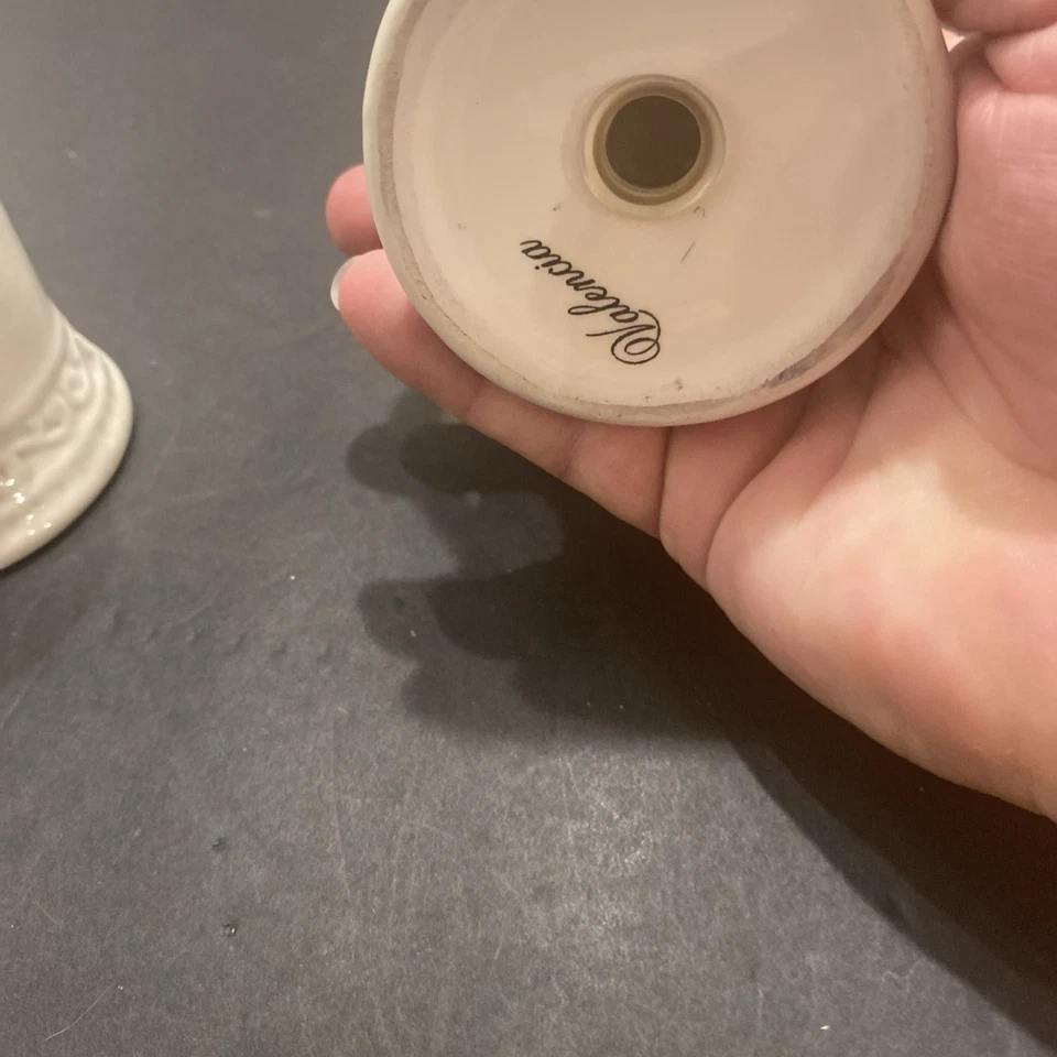 Valencia Vintage Salt & Pepper Shaker Cottagecore MF - Image 3 of 4