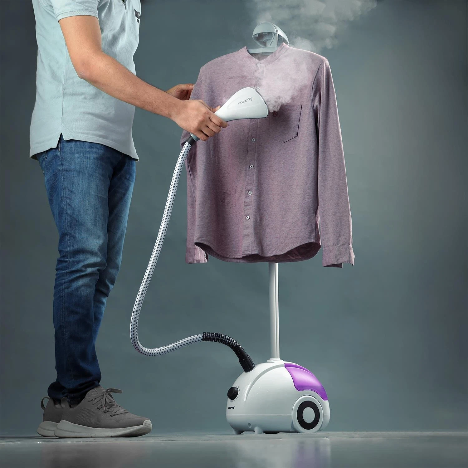 GEEPAS 2000W Upright Vertical Garment Clothes Steamer 1.8L Tank 11 Stem Setting
Opens in a new windo