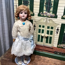 ANTIQUE HANDWERCK 109 7  1/2 GIRL DOLL VOICE BOX PULL STRINGS 17  3/4”T LOVELY
