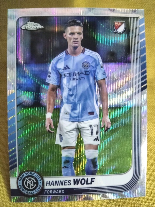 2025 Topps Chrome MLS Hannes Wolf #98 Wave Refractor MLS Soccer Card 
