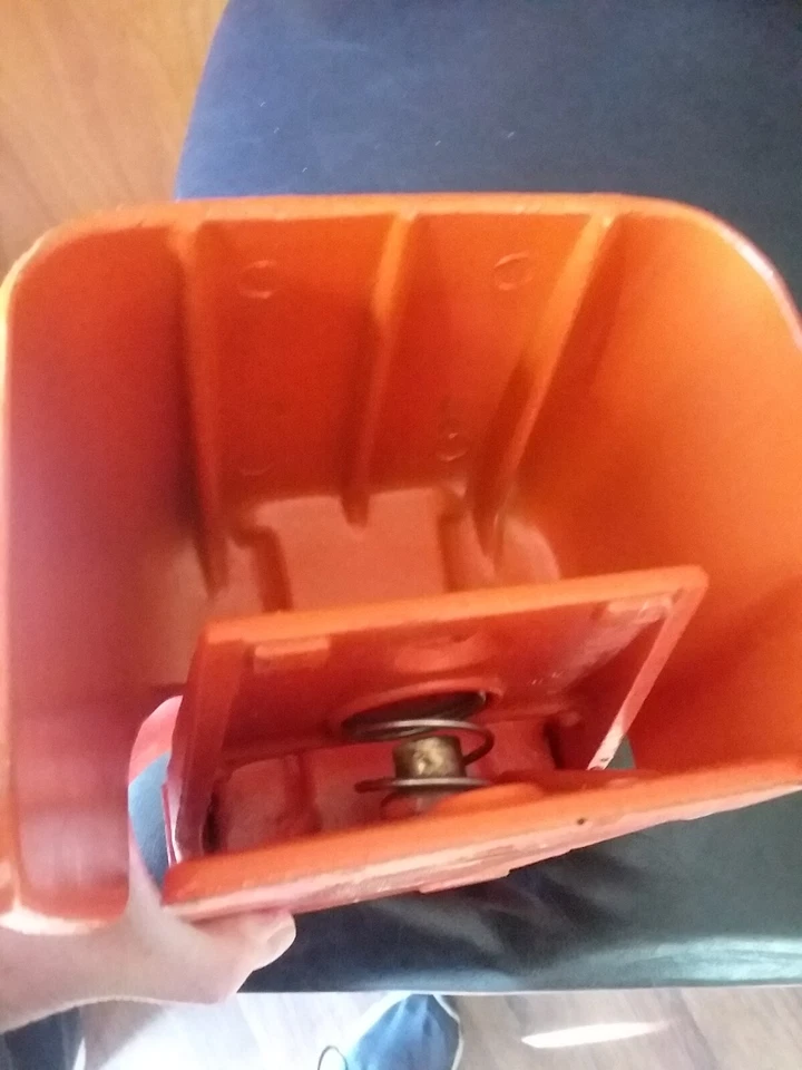 INTERRUPTOR DE PIE HERCULES 538-SWH 15A 125-250VAC 1/2HP 125VAC 1HP 250VAC Foto 4 de 4