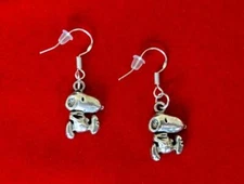 CUTE SNOOPY DOG PEANUTS CHARACTER SILVER CHARM DANGLE EARRINGS~925 STERLING HOOK