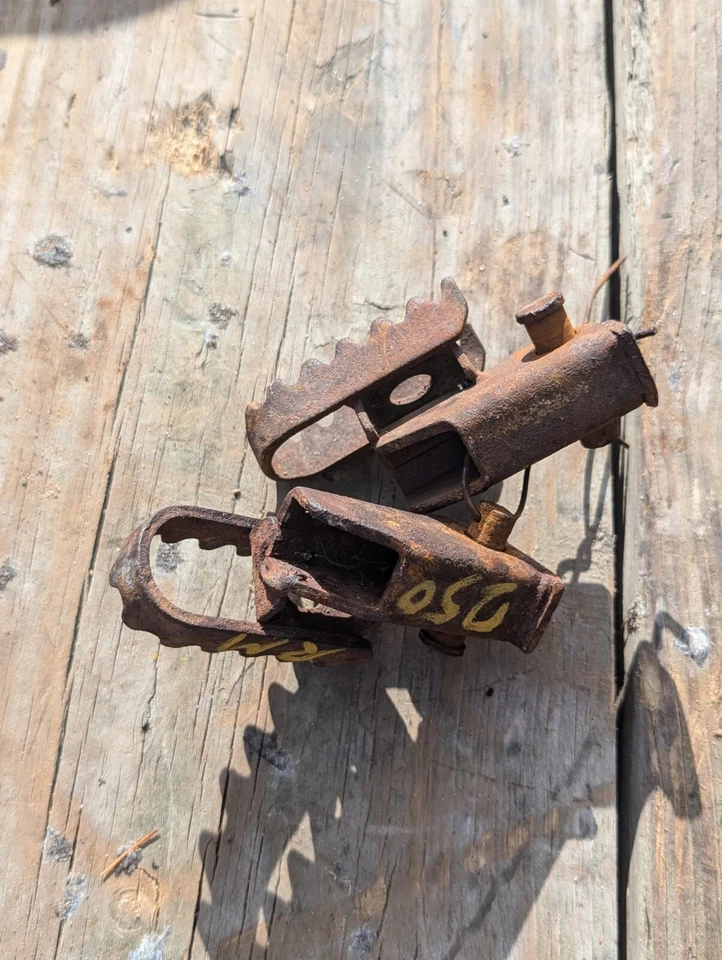 Suzuki RM125 RM250 RM400 1978 estribo izquierdo derecho Foto 4 de 4