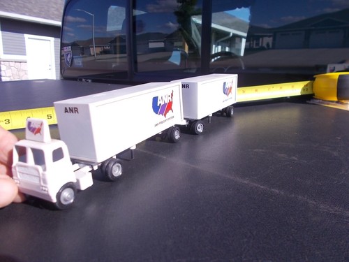 Diecast Winross White 5000 Tractor Semi Truck ANR Freight System Doubles Trailer - Picture 3 of 6