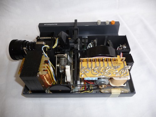 Slide projector ROLLEI P35 autofocus + remote, slide tray, Pointer,TIMER & case - Picture 2 of 6