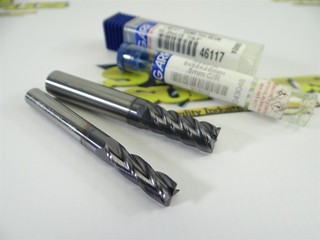 2 NEW ASSORTED GARR SOLID CARBIDE 4 & 5 FLUTE SQ & C.RAD END MILLS 7MM & 9MM