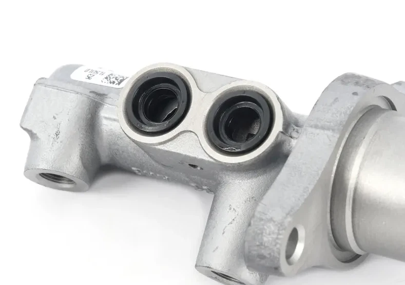 MINI COOPER R50, R53 Master Brake Cylinder 34336785667 6785667 NEW GENUINE - Image 2 of 4