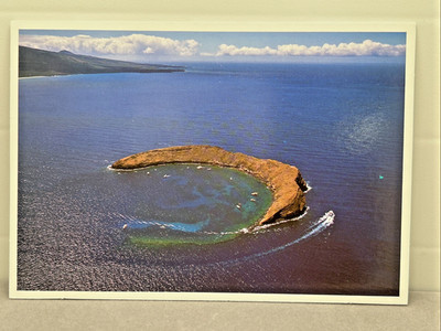 1 Postcard Hawaii Aloha Maui Molokini Crescent volcano Crater Coastline Scuba