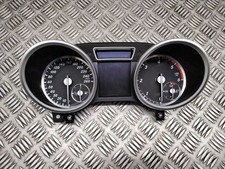 Mercedes-Benz ML W166 2014 Diesel Vorne links Geschwindigkeitsmesser Cockpit Mercedes-Benz ML W166 2014 Diesel Vorne links Geschwindigkeitsmesser Cockpit