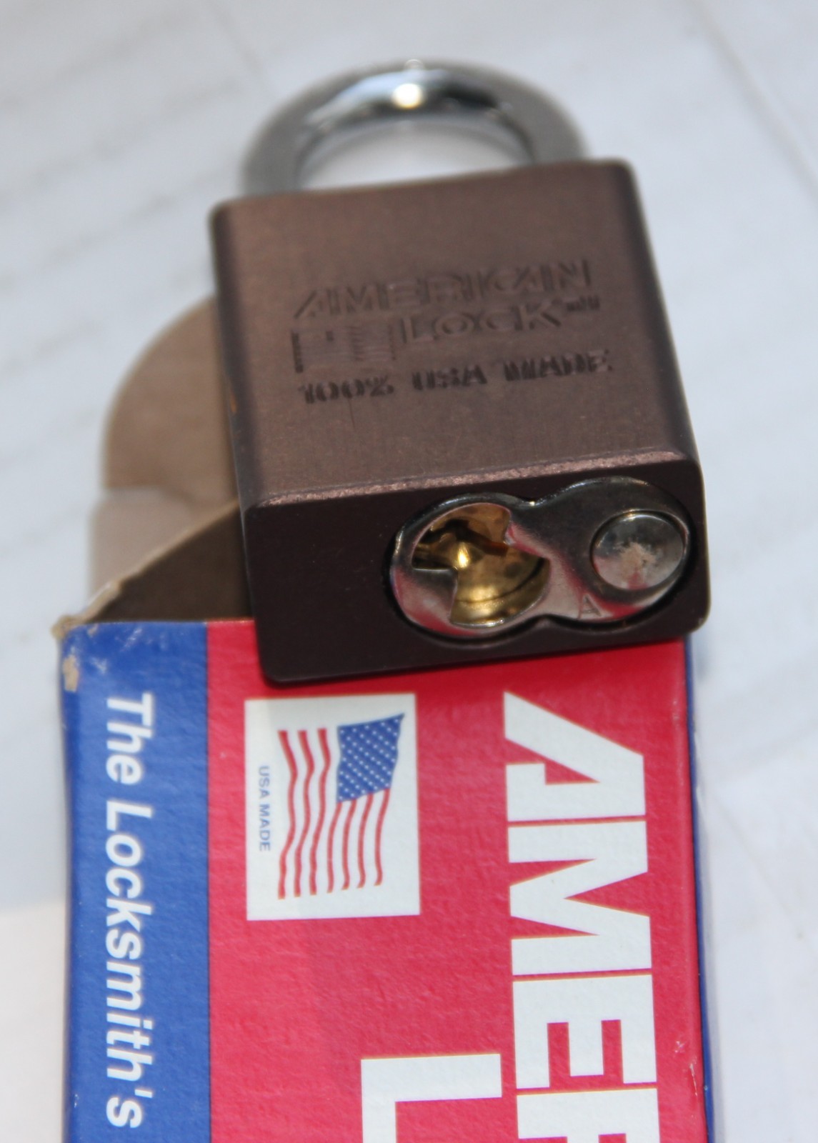 American Lock Company Series 1105 padlock with 2 Keys