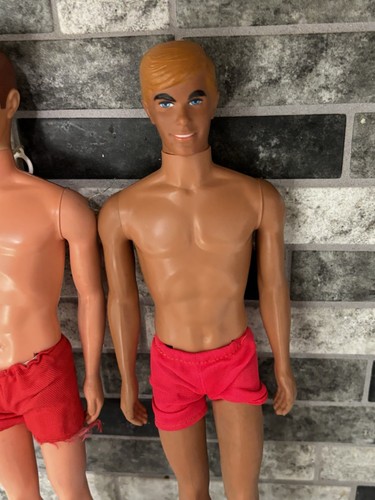 Lote y accesorios Barbie vintage 1968 parlantes (mudos) muñeca Ken y bronceado - Imagen 21 de 24