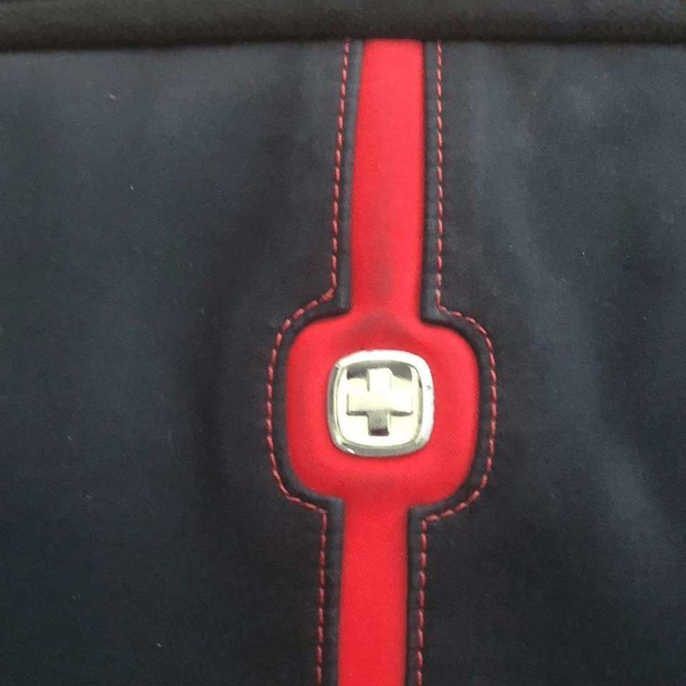 Wenger Negro y Rojo Portátil Ejército Suizo Acolchado Bolso Estuche Foto 2 de 4