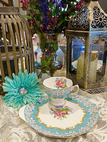 Stunning!Vintage Rare Royal Albert Enchantment 1950 Teacup &Snack Plate.Mint