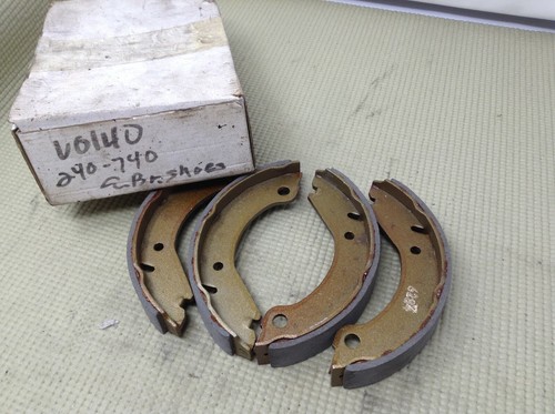 Volvo Emergency Brake Shoes 240, 260, 780, 780, 940 - Picture 2 of 2