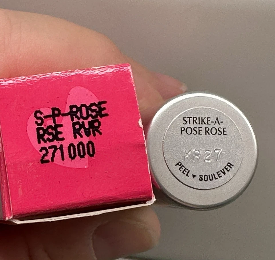 Nuevo en caja lápiz labial crema Mary Kay Signature STRIKE A POSE ROSE #2710 NUEVO RARO Foto 4 de 4