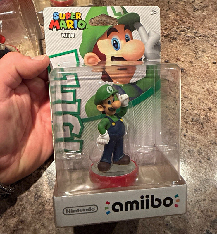 Nintendo Luigi amiibo Figure – Super Mario Series – Boxed – amiibo Product Line
