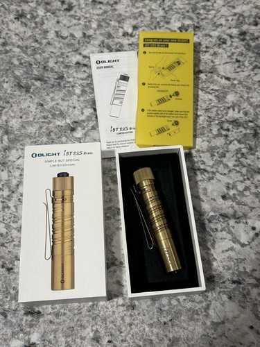 Olight i5T EOS - Edición Limitada Latón - 300 Lúmenes