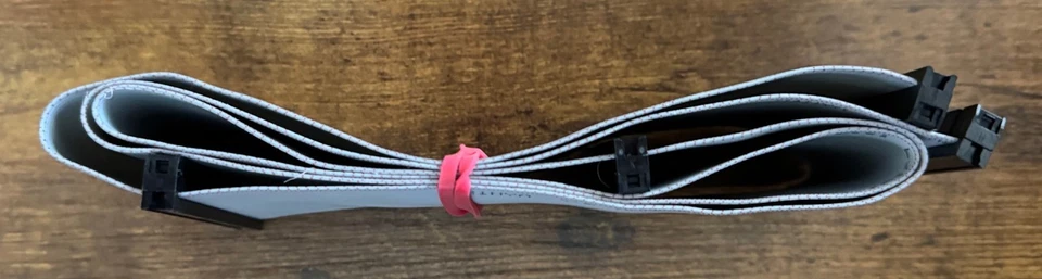 SCSI Ribbon Cable 50 pin 100cm, 4 connectors (for 3 drives) - Image 2 of 3