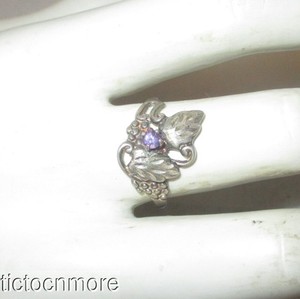 VINTAGE SIGNED BLACK HILLS GOLD STERLING GRAPE LEAVES FIGURAL AMETHYST RING