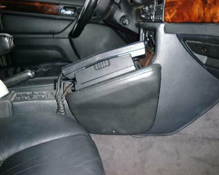 KUDA phone console for BMW 7 E32 from 1992 092045 - Imagen 1 de 1