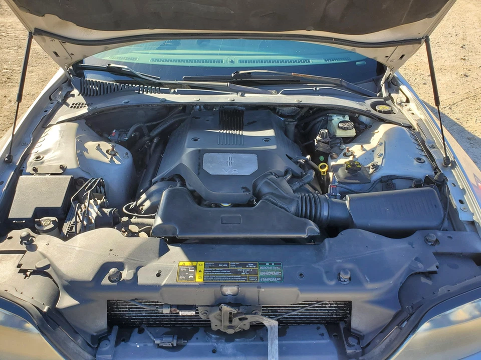 Compresor de aire acondicionado (8 cilindros)(3,9 L)(desde 11-18-02) 2003-2006 Lincoln LS Foto 2 de 4