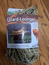 PENN-PLAX Reptology Lizard Lounger Corner Triangle   100 Natural Seagrass Fiber