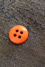 DILL BUTTONS #170298 ORANGE ROUND--4 HOLE--11MM-- 20 PIECES