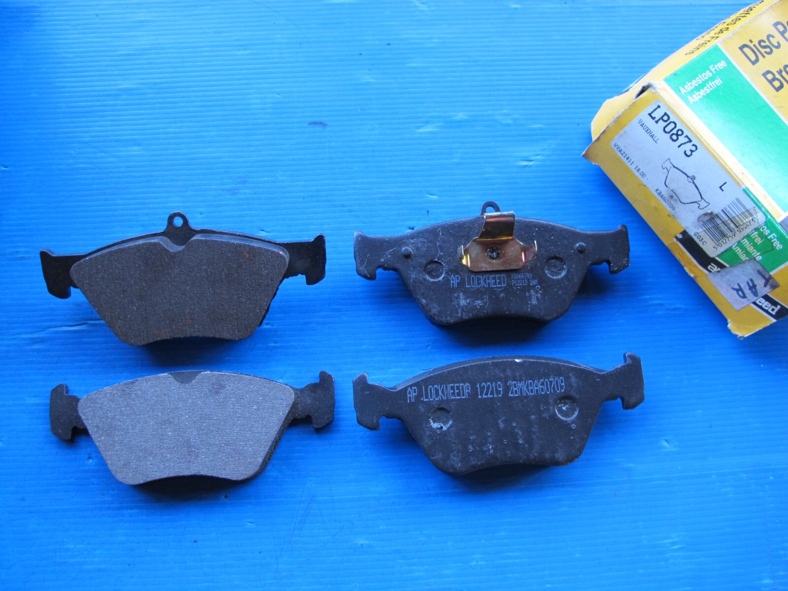 Plaquettes de freins avant Delphi pour Opel Calibra Vectra et Omega