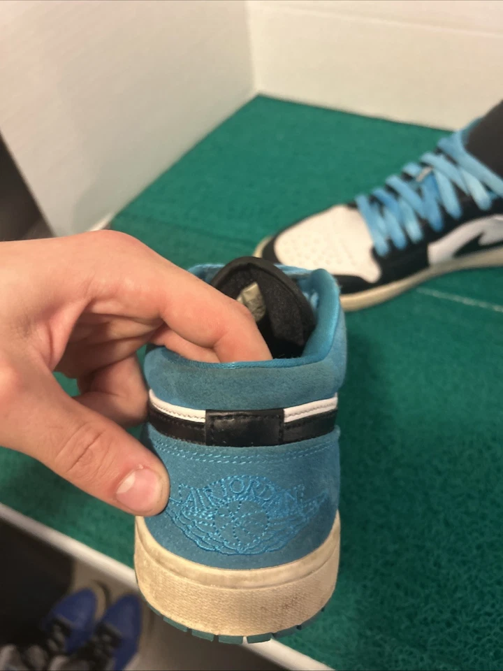 Talla 10.5 - Air Jordan 1 SE Low Laser Blue Foto 3 de 4