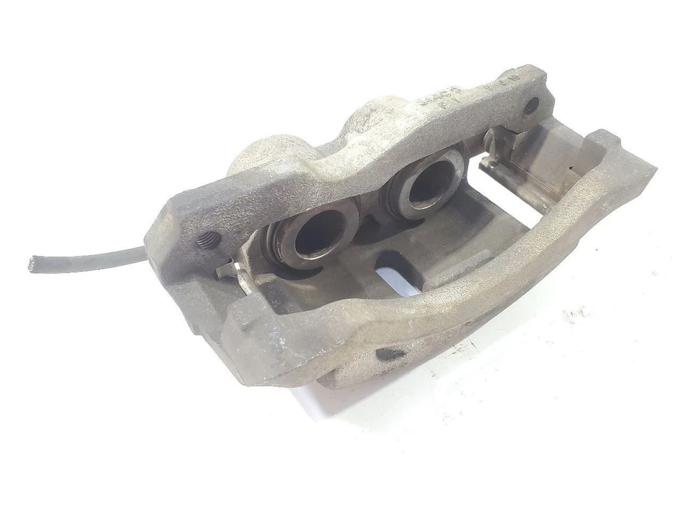 GMC Savana 3500 2017 2018 caja doble OEM pinza de freno delantera derecha  Foto 2 de 4