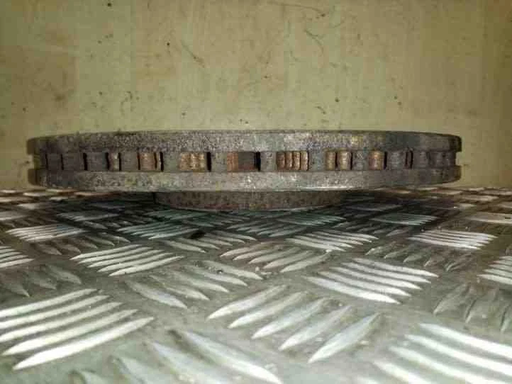 Volvo XC90 I brake disc front right 2.4 diesel 136kw 2007 26163030 - Image 2 of 3