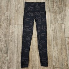 SPANX Leggings Womens Size M Look at Me Now Seamless Black Camo High Rise