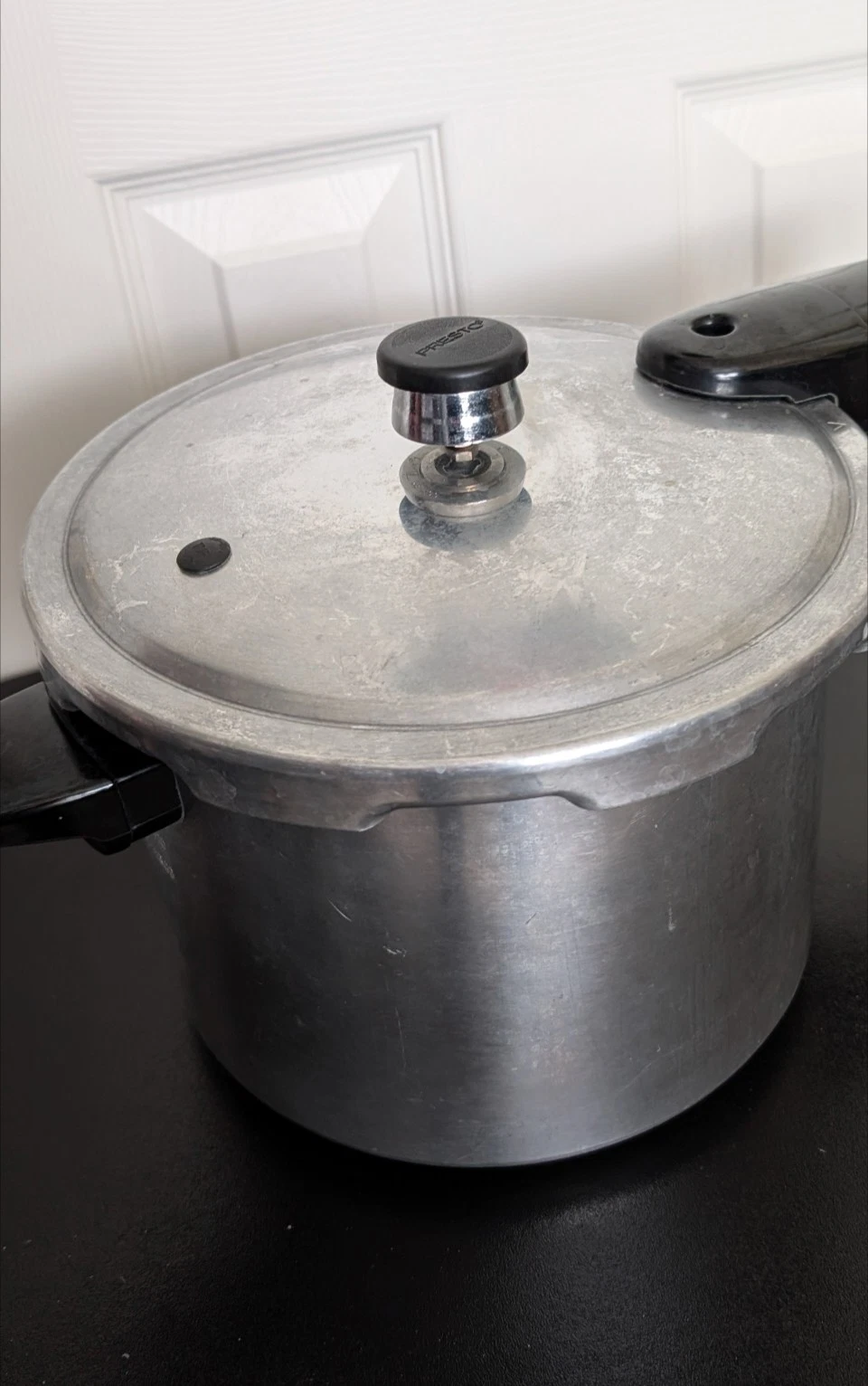 Presto 6 Quart Pressure Cooker Stainless Steel With Rack, Jiggler & Instructions
Opens in a new wind