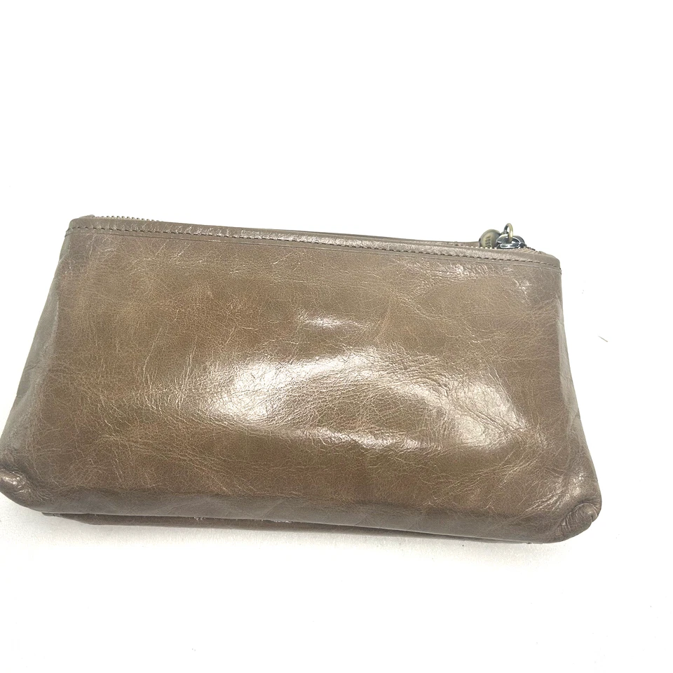 HOBO INTERNATIONAL Muñequera Plegable Organizador Cartera Cuero Pulido Taupe Foto 2 de 4