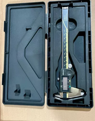 Mitutoyo CD-6"CSX Absolute Digimatic Electronic Caliper. 