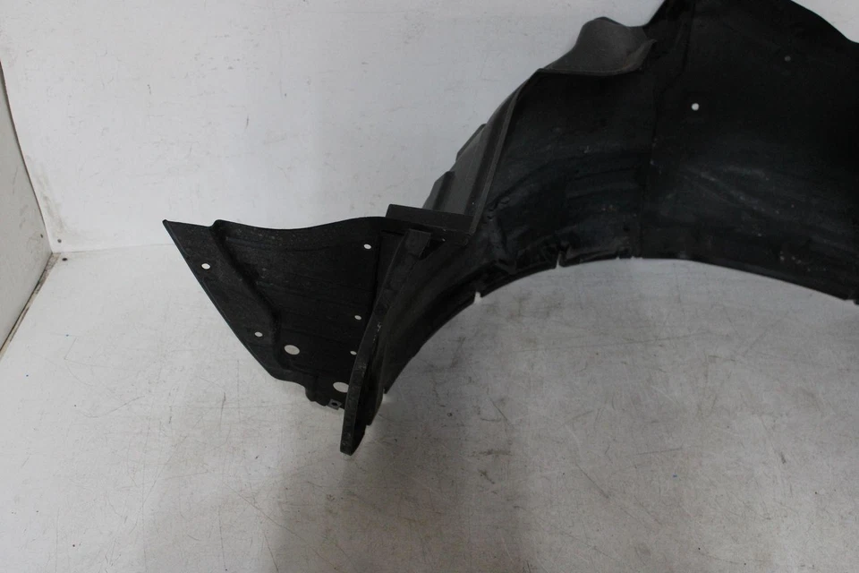 Guardabarros interior Nissan Armada 2017-2023 forro lado del pasajero Foto 4 de 4