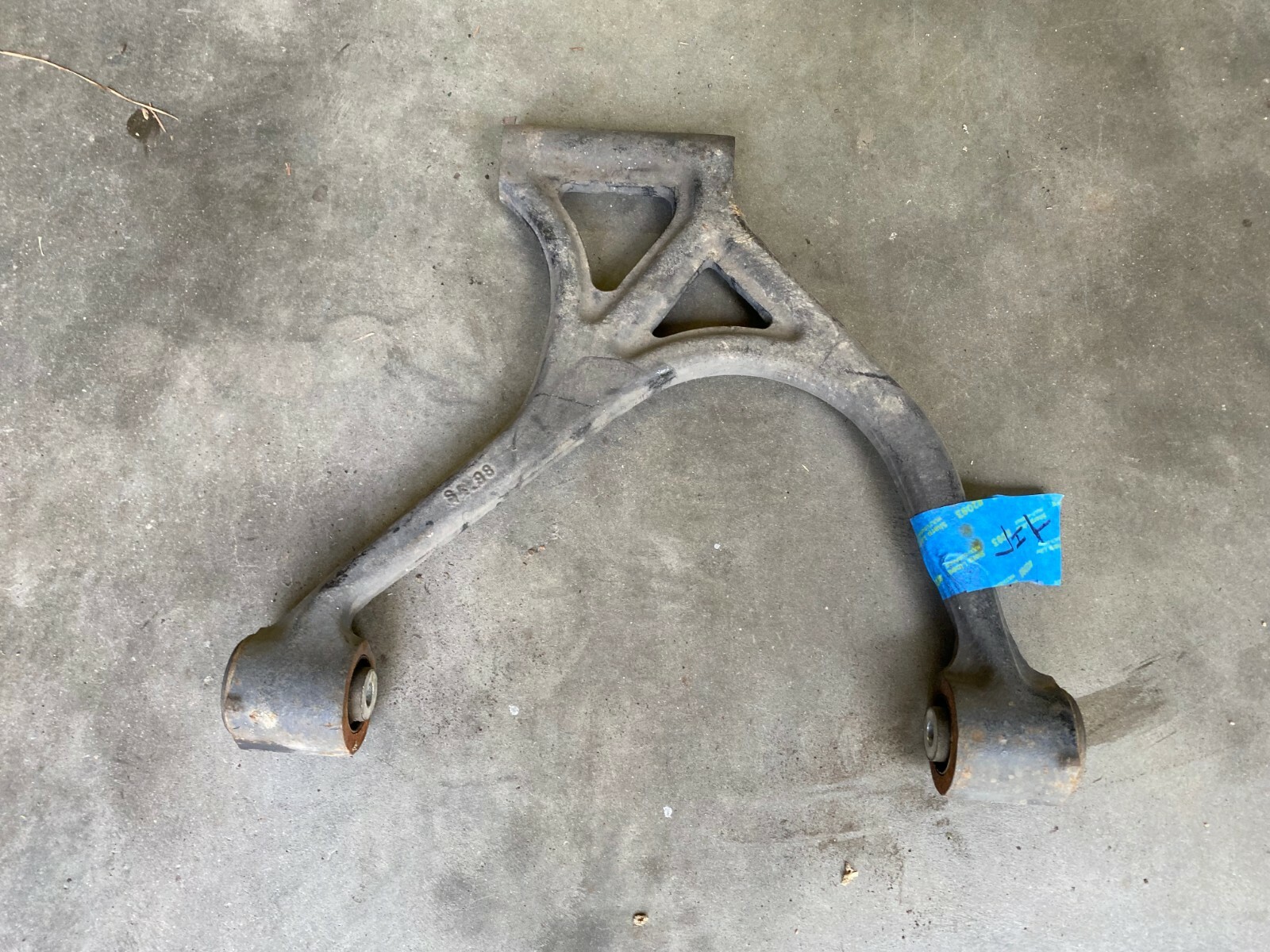 ROLLS-ROYCE SILVER SERAPH RIGHT REAR SUSPENSION UPPER CONTROL ARM