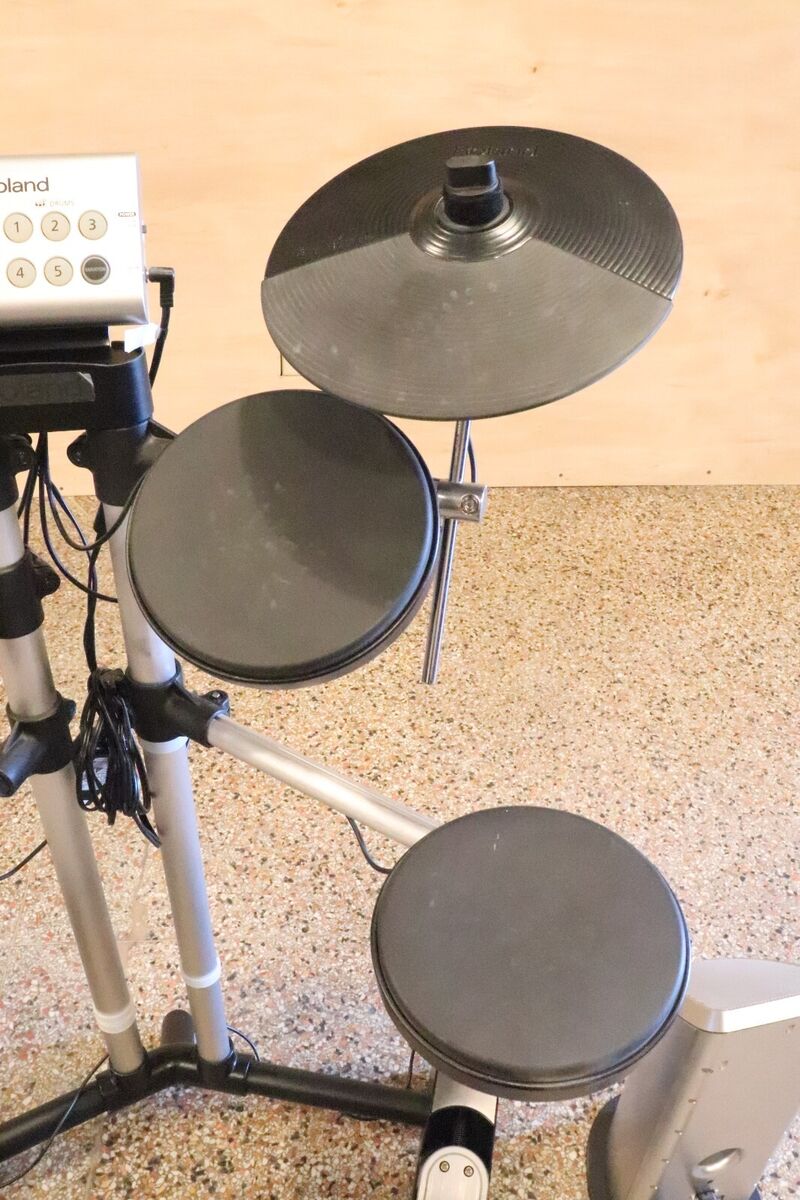 Roland HD-1 Electronic Drum Set W/ PM-01 Monitor | eBay Roland HD-1 Electronic Drum Set W/ PM-01 Monitor | eBay