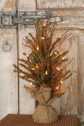 Primitive TWIGGY GERMAN PINE CHRISTMAS TREE LIGHTS Burlap Base 18" - 第 1/1 張圖片