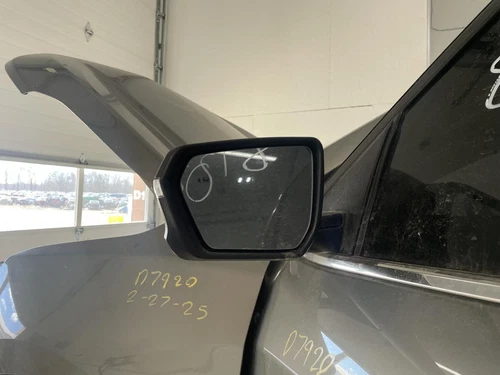 Used Left Door Mirror fits: 2018 Chevrolet Equinox w/blind spot alert opt DWK pa