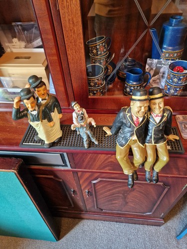 Bonito lote de estatuillas vintage de Laurel y Hardy de Peter Mook y otros 2. - Imagen 17 de 17