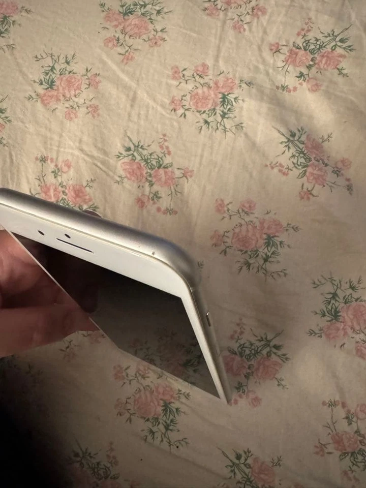 iPhone8plus 256GB Silver body - Image 4 of 4