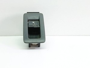 Volkswagen Golf Plus Schalter Tankdeckel Tankklappe Tankentriegelung UST120472