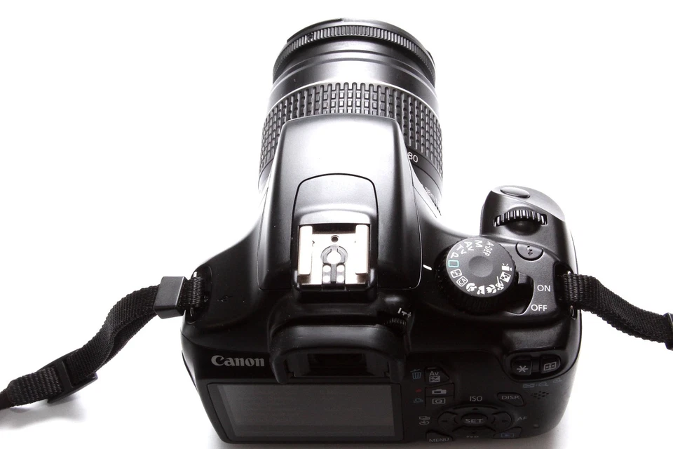 Canon EOS 1100D 12,2 MP FULL HD DSLR mit Canon EF 28-80mm II Objektiv und Zub - Bild 3 von 4