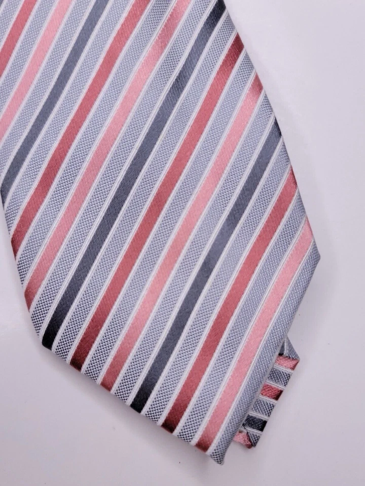 Gravata formal masculina Geoffrey Beene 59"Lx3"W cinza/rosa - Imagem 2 de 4
