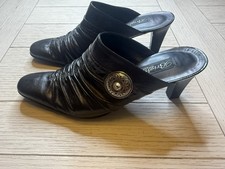 BRIGHTON Rubens Women's Clogs 8M Black Mules Leather 3 Heels Slip on Italy