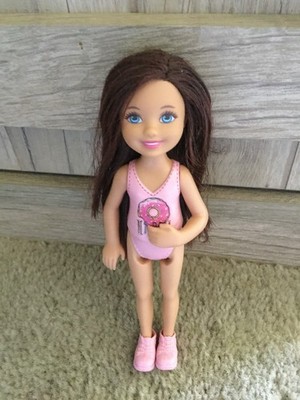 2016 Mattel Chelsea and Friends #DGX38 Chelsea Barbie Doll in Pink Color Shoes 