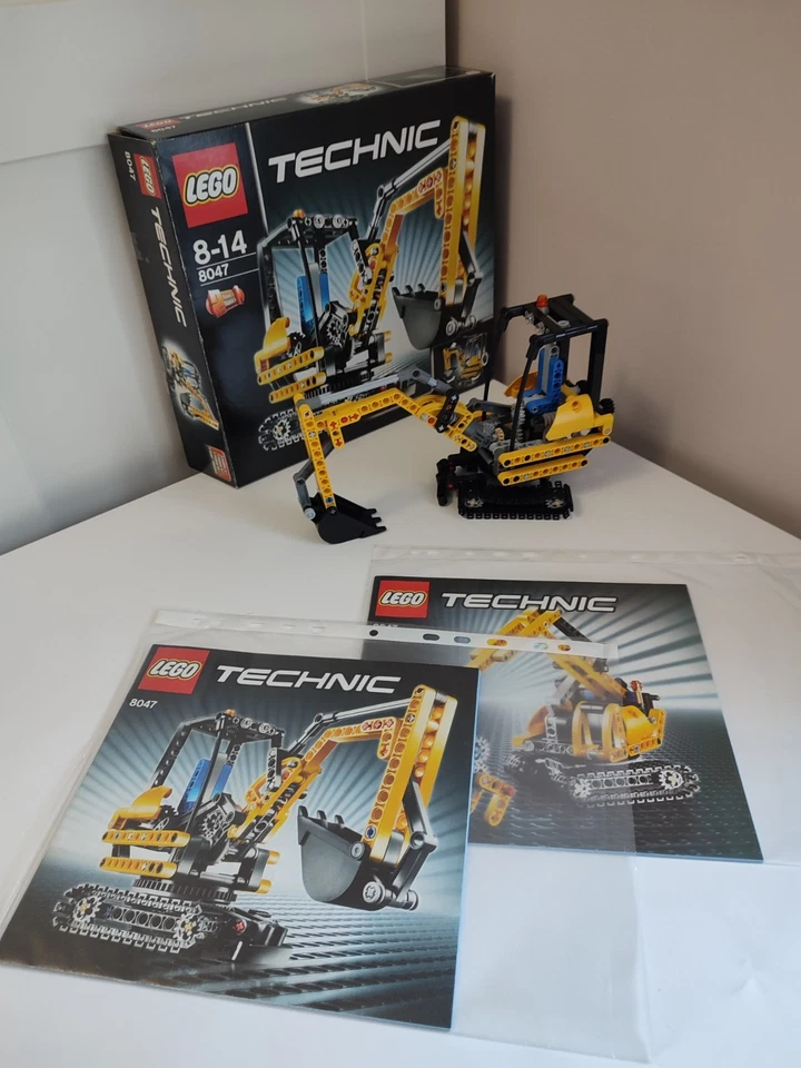 LEGO Technic 8047 Compact Excavator, photo 1 sur 4