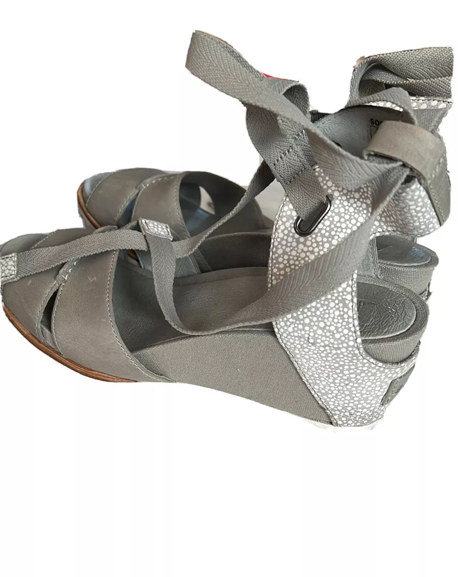 Sorel Joanie Wrap Wedge Sandal Ankle Gray Taupe Leather Women s